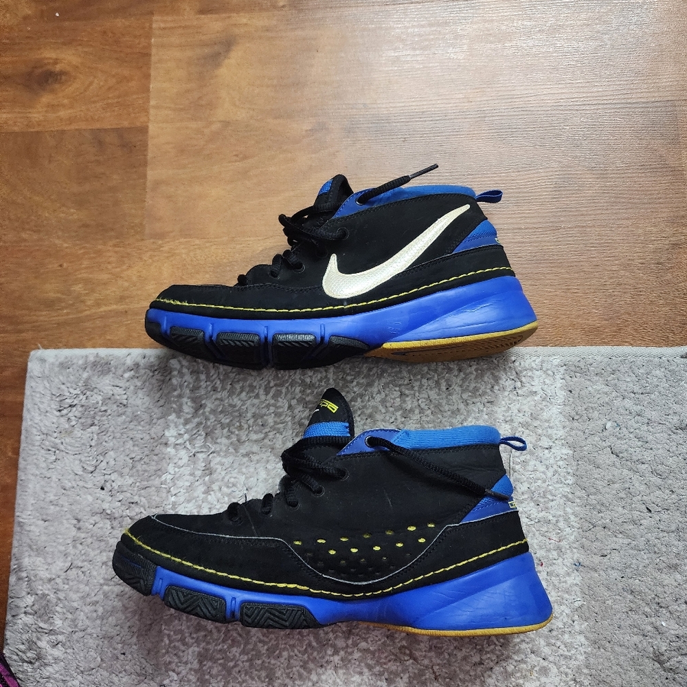 Nike Uptempo 2007 - Black And Blue good condition a little scraping on the front